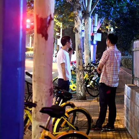 合肥女人醉汉视频引发社会热议,反思现代生活与社会现象